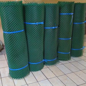 Green plastic chicken wire mesh roll